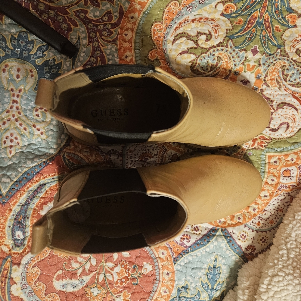 GUESS Women's Tan Ankle Boots